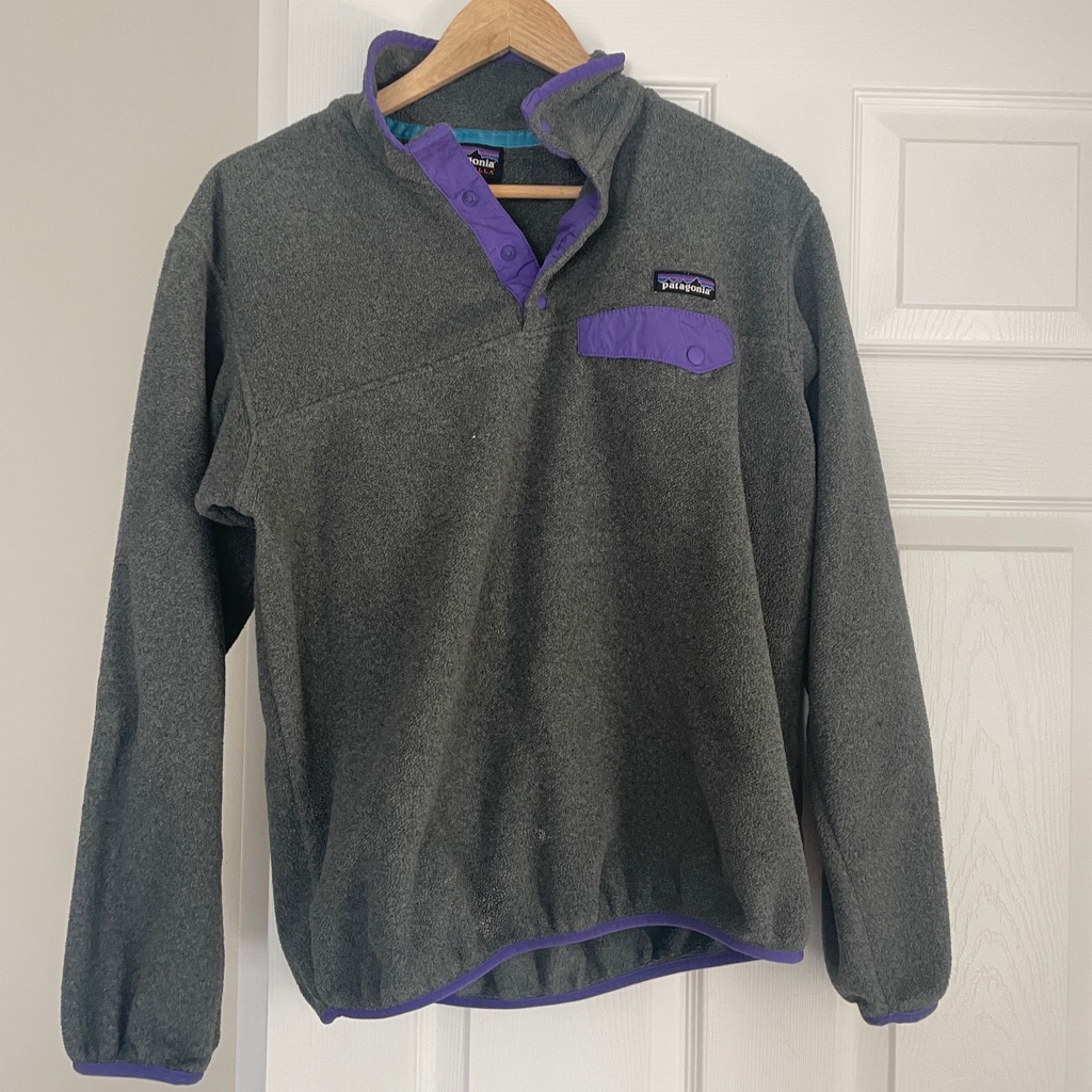 Gray & Purple Women’s Patagonia Sweatshirt